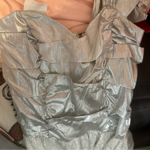 Glamorous Silver One-Shoulder Gown - Picture 7 of 9